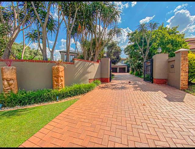 3 BEDROOM HOUSE FOR SALE IN MIDSTREAM ESTATE